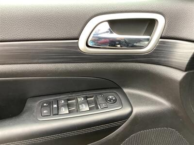 2020 Jeep Grand Cherokee Altitude   - Photo 13 - Crest Hill, IL 60403