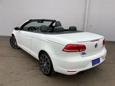 2013 Volkswagen Eos Komfort SULEV   - Photo 12 - Crest Hill, IL 60403