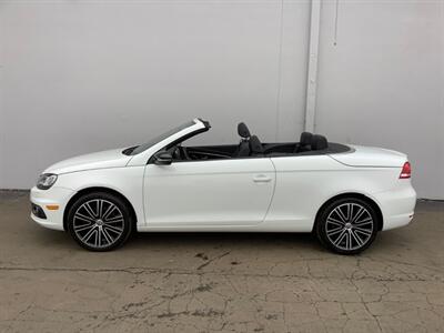 2013 Volkswagen Eos Komfort SULEV   - Photo 11 - Crest Hill, IL 60403