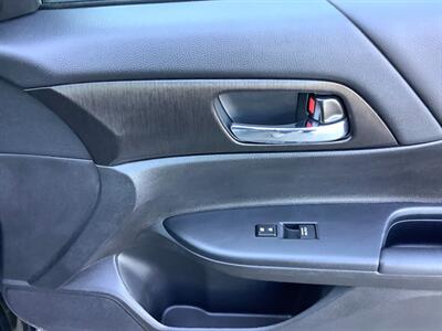 2014 Honda Accord EX-L V6 w/Navi   - Photo 47 - Crest Hill, IL 60403