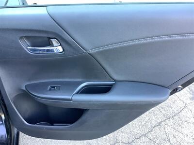 2014 Honda Accord EX-L V6 w/Navi   - Photo 44 - Crest Hill, IL 60403