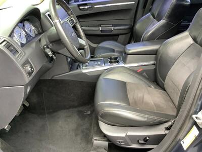 2008 Chrysler 300 C HEMI 5.7L  5.7L V8 - Photo 40 - Crest Hill, IL 60403