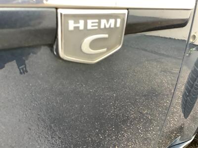 2008 Chrysler 300 C HEMI 5.7L  5.7L V8 - Photo 29 - Crest Hill, IL 60403