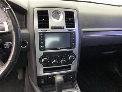 2008 Chrysler 300 C HEMI 5.7L  5.7L V8 - Photo 41 - Crest Hill, IL 60403