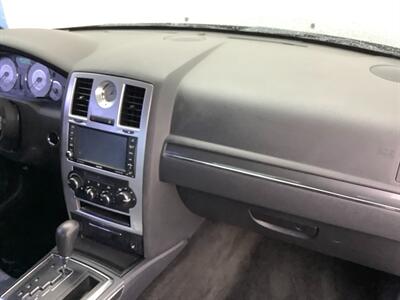 2008 Chrysler 300 C HEMI 5.7L  5.7L V8 - Photo 46 - Crest Hill, IL 60403