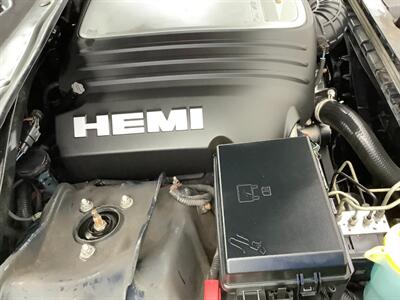 2008 Chrysler 300 C HEMI 5.7L  5.7L V8 - Photo 36 - Crest Hill, IL 60403