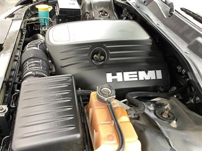 2008 Chrysler 300 C HEMI 5.7L  5.7L V8 - Photo 37 - Crest Hill, IL 60403