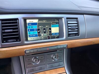 2010 Jaguar XF   - Photo 17 - Crest Hill, IL 60403