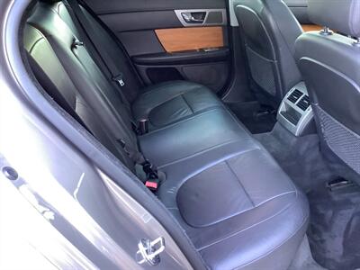 2010 Jaguar XF   - Photo 27 - Crest Hill, IL 60403