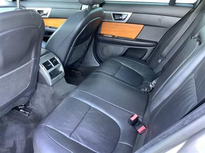 2010 Jaguar XF   - Photo 25 - Crest Hill, IL 60403