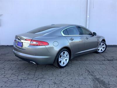 2010 Jaguar XF   - Photo 8 - Crest Hill, IL 60403
