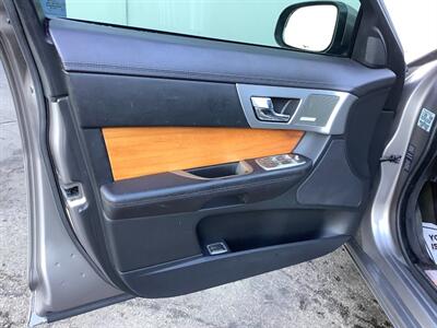 2010 Jaguar XF   - Photo 13 - Crest Hill, IL 60403