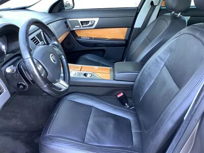 2010 Jaguar XF   - Photo 15 - Crest Hill, IL 60403