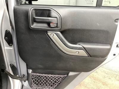 2016 Jeep Wrangler Sport - Photo 23 - Crest Hill, IL 60403