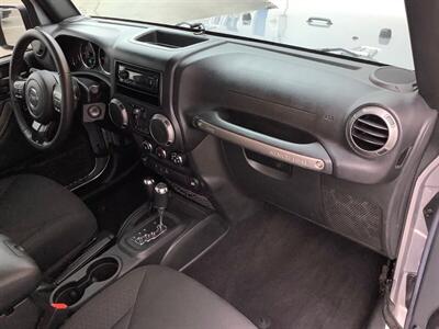 2016 Jeep Wrangler Sport - Photo 29 - Crest Hill, IL 60403