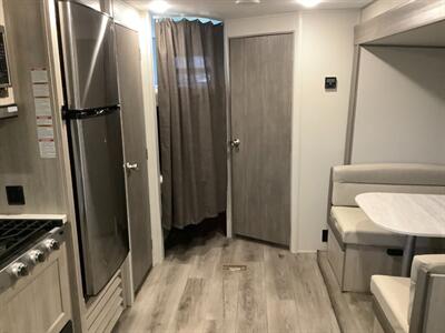 2024 Coachmen Catalina CAT261 BHS-8 Summit Series - Photo 24 - Crest Hill, IL 60403