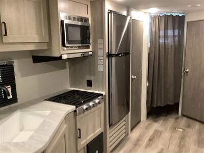 2024 Coachmen Catalina CAT261 BHS-8 Summit Series - Photo 23 - Crest Hill, IL 60403