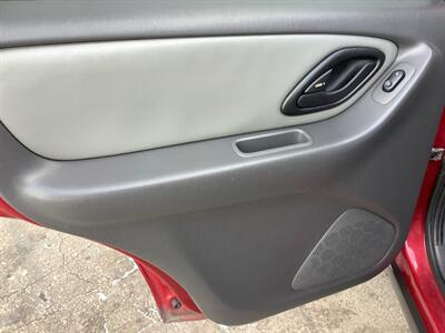 2005 Ford Escape XLT   - Photo 20 - Crest Hill, IL 60403
