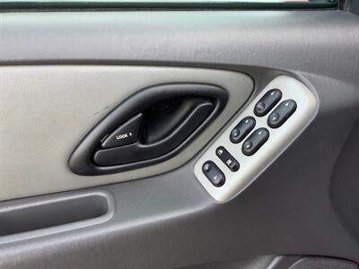 2005 Ford Escape XLT   - Photo 12 - Crest Hill, IL 60403