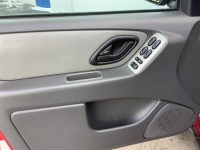 2005 Ford Escape XLT   - Photo 10 - Crest Hill, IL 60403