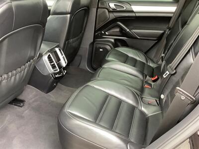 2011 Porsche Cayenne Turbo   - Photo 26 - Crest Hill, IL 60403