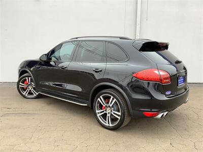 2011 Porsche Cayenne Turbo   - Photo 5 - Crest Hill, IL 60403