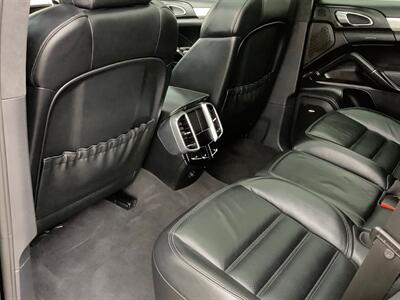 2011 Porsche Cayenne Turbo   - Photo 27 - Crest Hill, IL 60403