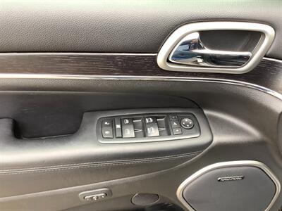 2017 Jeep Grand Cherokee Summit - Photo 16 - Crest Hill, IL 60403