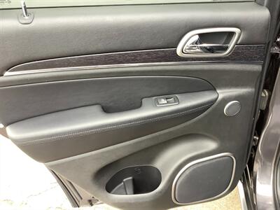 2017 Jeep Grand Cherokee Summit - Photo 36 - Crest Hill, IL 60403