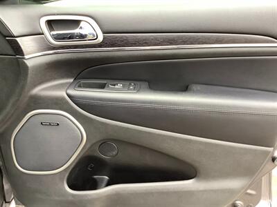 2017 Jeep Grand Cherokee Summit - Photo 41 - Crest Hill, IL 60403