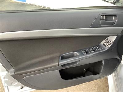 2011 Mitsubishi Lancer ES   - Photo 12 - Crest Hill, IL 60403