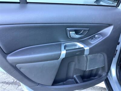 2013 Volvo XC90 3.2 - Photo 12 - Crest Hill, IL 60403