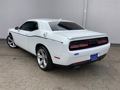 2015 Dodge Challenger SXT - Photo 4 - Crest Hill, IL 60403