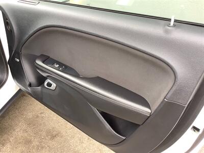2015 Dodge Challenger SXT - Photo 27 - Crest Hill, IL 60403