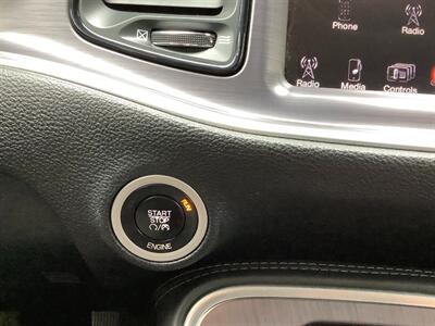 2015 Dodge Challenger SXT - Photo 22 - Crest Hill, IL 60403
