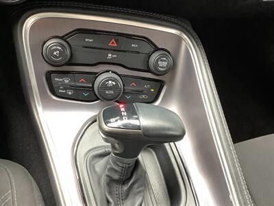 2015 Dodge Challenger SXT - Photo 21 - Crest Hill, IL 60403