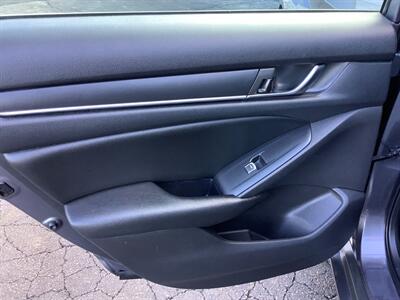 2019 Honda Accord Sport   - Photo 27 - Crest Hill, IL 60403