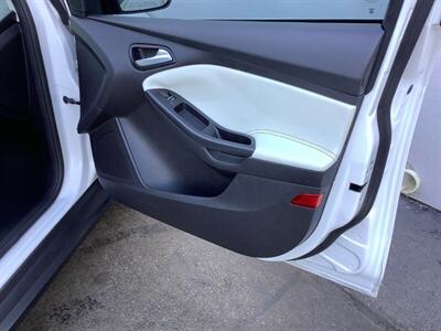 2014 Ford Focus Titanium   - Photo 38 - Crest Hill, IL 60403