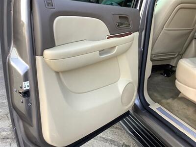 2013 Chevrolet Suburban LTZ 1500 - Photo 26 - Crest Hill, IL 60403