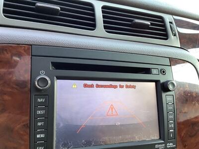 2013 Chevrolet Suburban LTZ 1500 - Photo 13 - Crest Hill, IL 60403