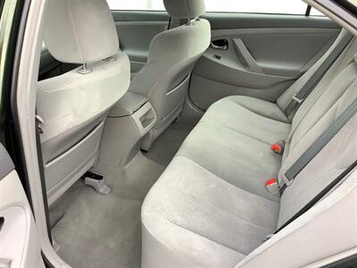 2011 Toyota Camry LE   - Photo 21 - Crest Hill, IL 60403