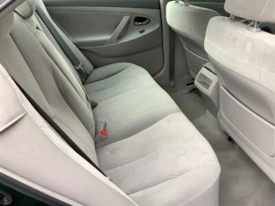 2011 Toyota Camry LE   - Photo 24 - Crest Hill, IL 60403