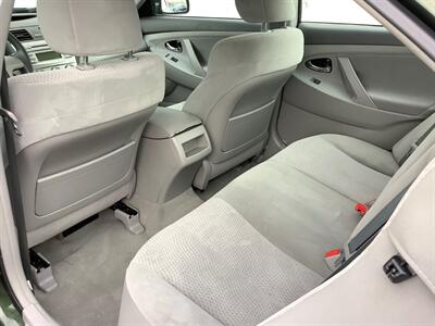 2011 Toyota Camry LE   - Photo 22 - Crest Hill, IL 60403