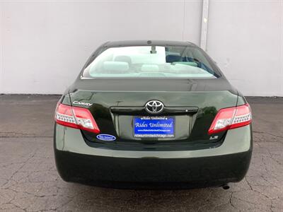 2011 Toyota Camry LE   - Photo 6 - Crest Hill, IL 60403