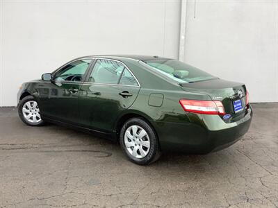 2011 Toyota Camry LE   - Photo 5 - Crest Hill, IL 60403