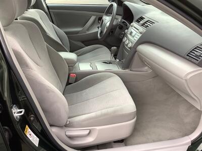 2011 Toyota Camry LE   - Photo 26 - Crest Hill, IL 60403