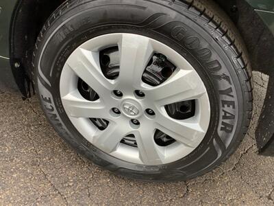 2011 Toyota Camry LE   - Photo 34 - Crest Hill, IL 60403