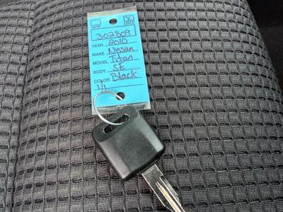 2010 Nissan Titan SE   - Photo 35 - Crest Hill, IL 60403