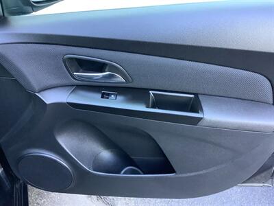 2014 Chevrolet Cruze 2LT Auto   - Photo 42 - Crest Hill, IL 60403