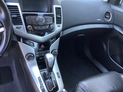 2014 Chevrolet Cruze 2LT Auto   - Photo 13 - Crest Hill, IL 60403